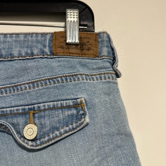 EUC VTG Levi's Sz:10 545 Women Denim Bermuda Chino Cuffed Hem Light Wash Shorts - Picture 10 of 15